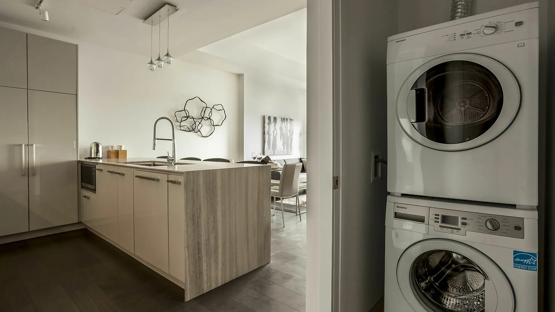 شقة Sunny 2Br In Downtown Mtl By Sonder مونتريال 0*,  كندا