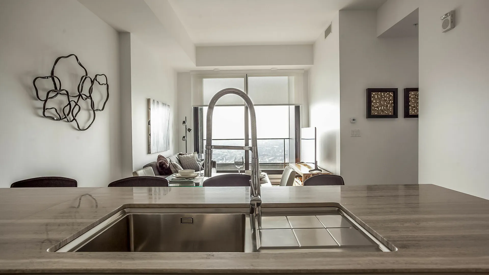 شقة Sunny 2Br In Downtown Mtl By Sonder مونتريال